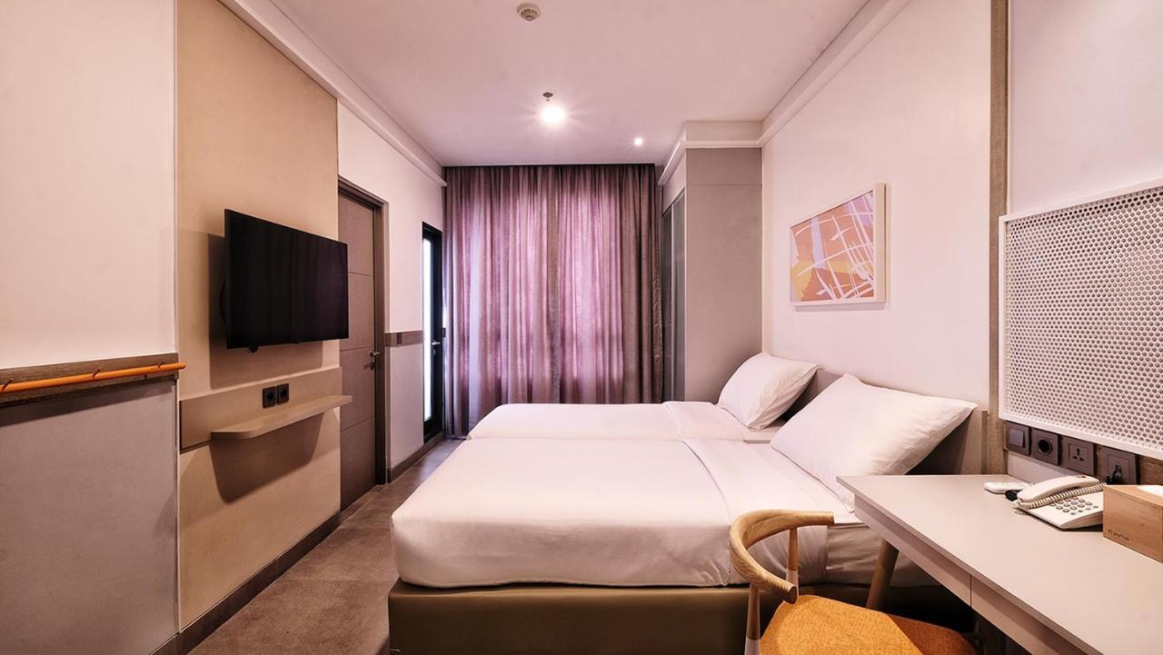 Joylive Bsd City Tangerang Exteriör bild